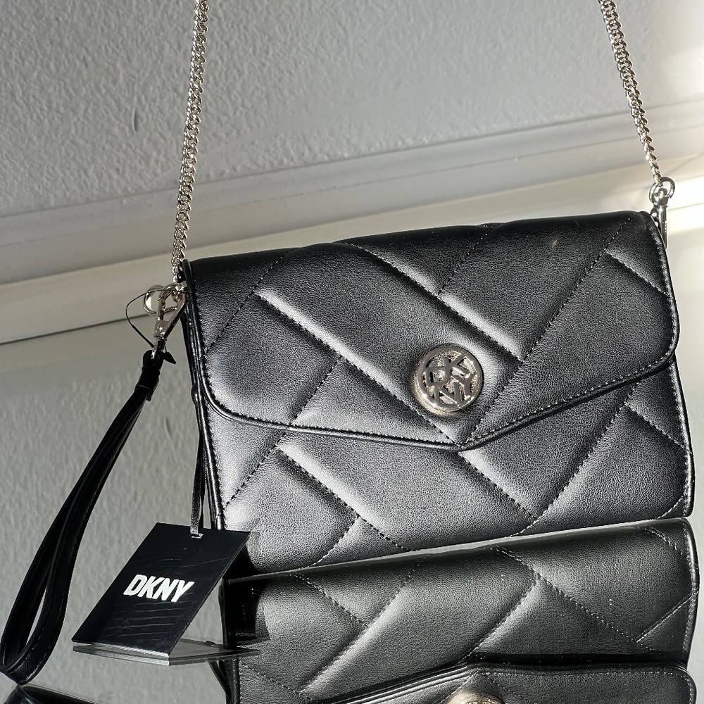 NWT. DKNY Quilted Wallet On A Chain